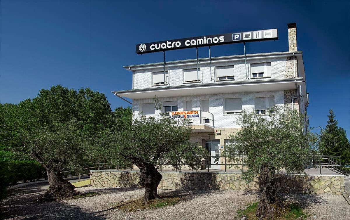 Hostal Restaurante Cuatro Caminos Cubillos del Sil エクステリア 写真